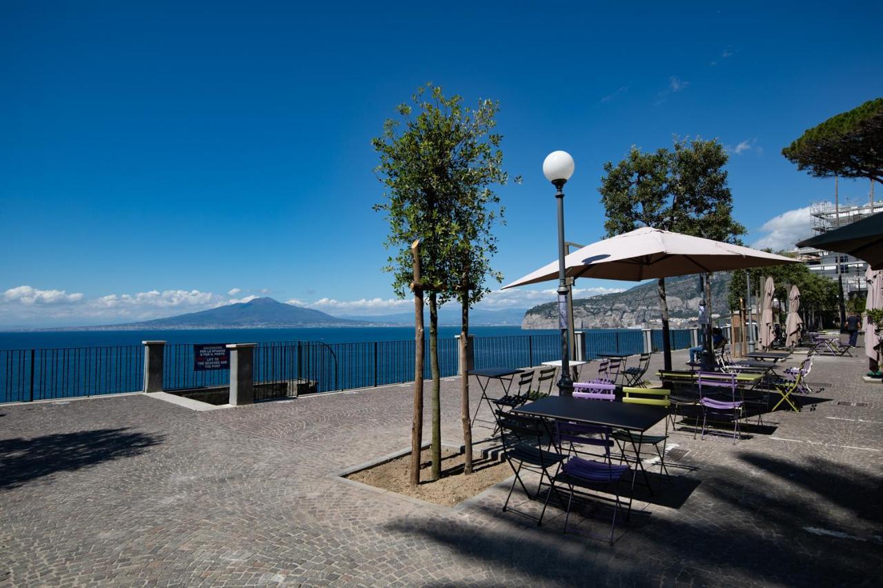 Casa La Perla Lägenhet Sorrento Exteriör bild