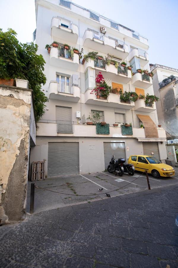 Casa La Perla Lägenhet Sorrento Exteriör bild