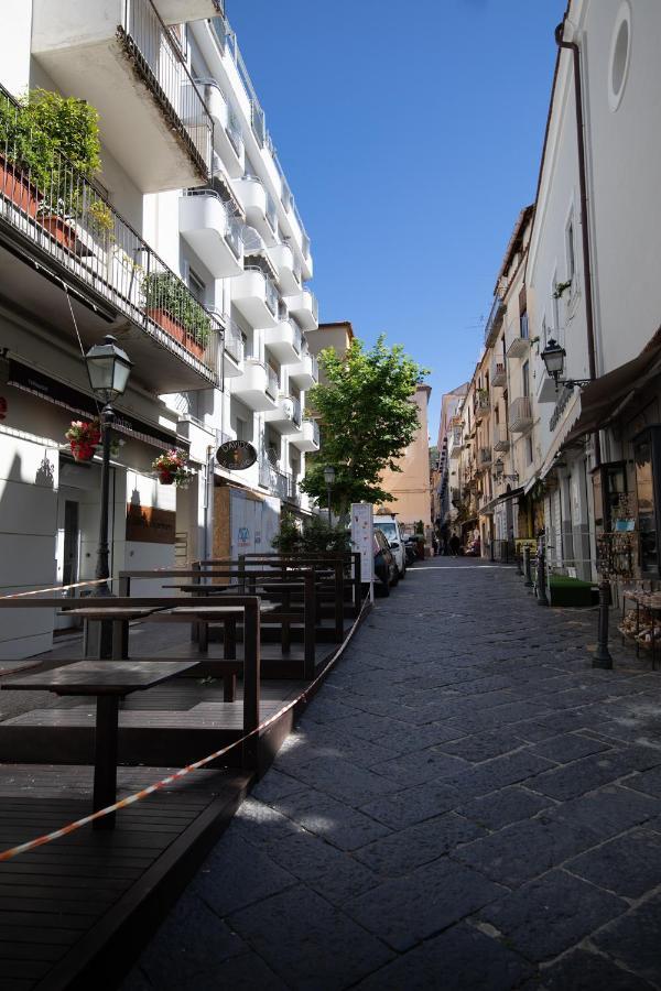 Casa La Perla Lägenhet Sorrento Exteriör bild