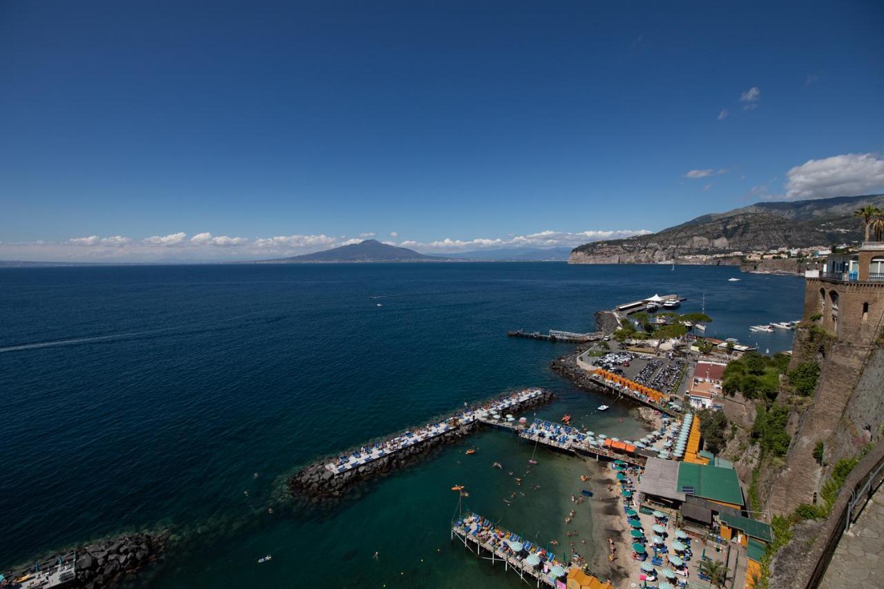 Casa La Perla Lägenhet Sorrento Exteriör bild
